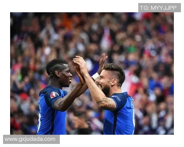 《极限挑战足球星全新篇章：明星阵容携手征战激情赛场》