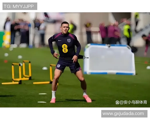 休斯：从球场传奇到教练之路，他如何塑造英格兰足球的新未来