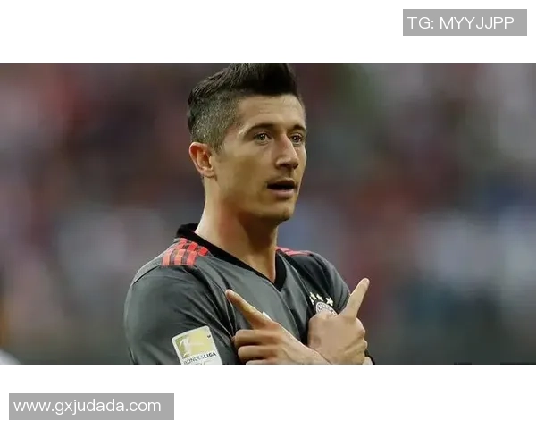 全球足球明星精彩瞬间集锦全面呈现 经典球员风采尽收眼底 全球足球明星精彩瞬间集锦全面呈现 经典球员风采尽收眼底