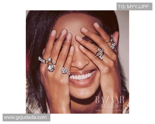 戴满钻戒的足球球星背后的奢华生活与传奇故事