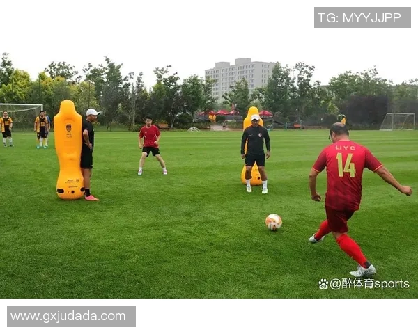 沉浸式感受球星视角带你体验激情足球魅力之旅