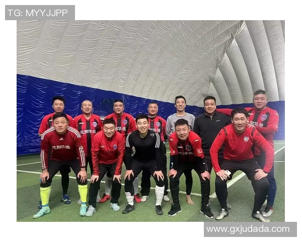 足球巨星的日常：训练、休闲与家庭时光的一天全记录