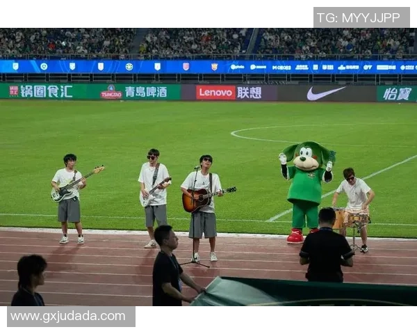 足球巨星背后的父亲们：那些成就传奇的父亲故事与足球血脉传承